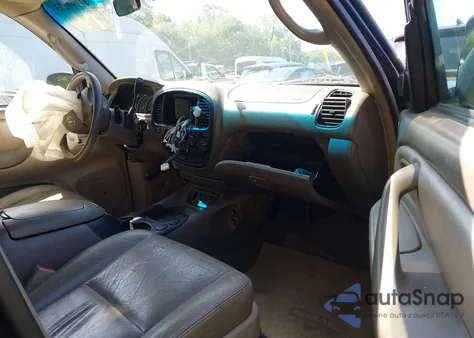 2005 Toyota Sequoia Sr5 V8 z USA, uszkodzony, nr VIN 5TDBT44A25S244540